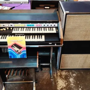 Hammond B-200 + Lesley HL822