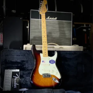 2013 Fender American Deluxe Stratocaster (as new)