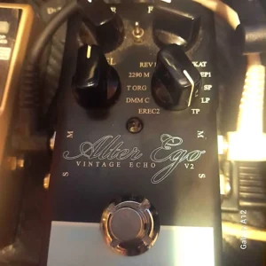 T C ELECTRONIC ALTER EGO – ECHO/ DELAY Plus LOOPER