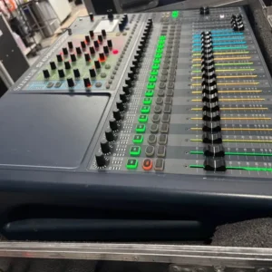 Soundcraft Si Expression 2 Digital Mixer in a Flightcase